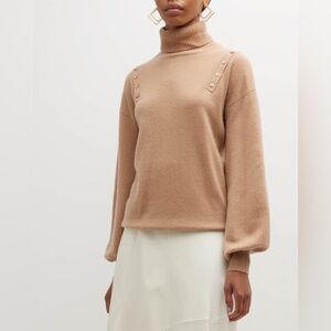 Neiman Marcus Cashmere Collection
Blouson-Sleeve Cashmere camel Size Large EUC